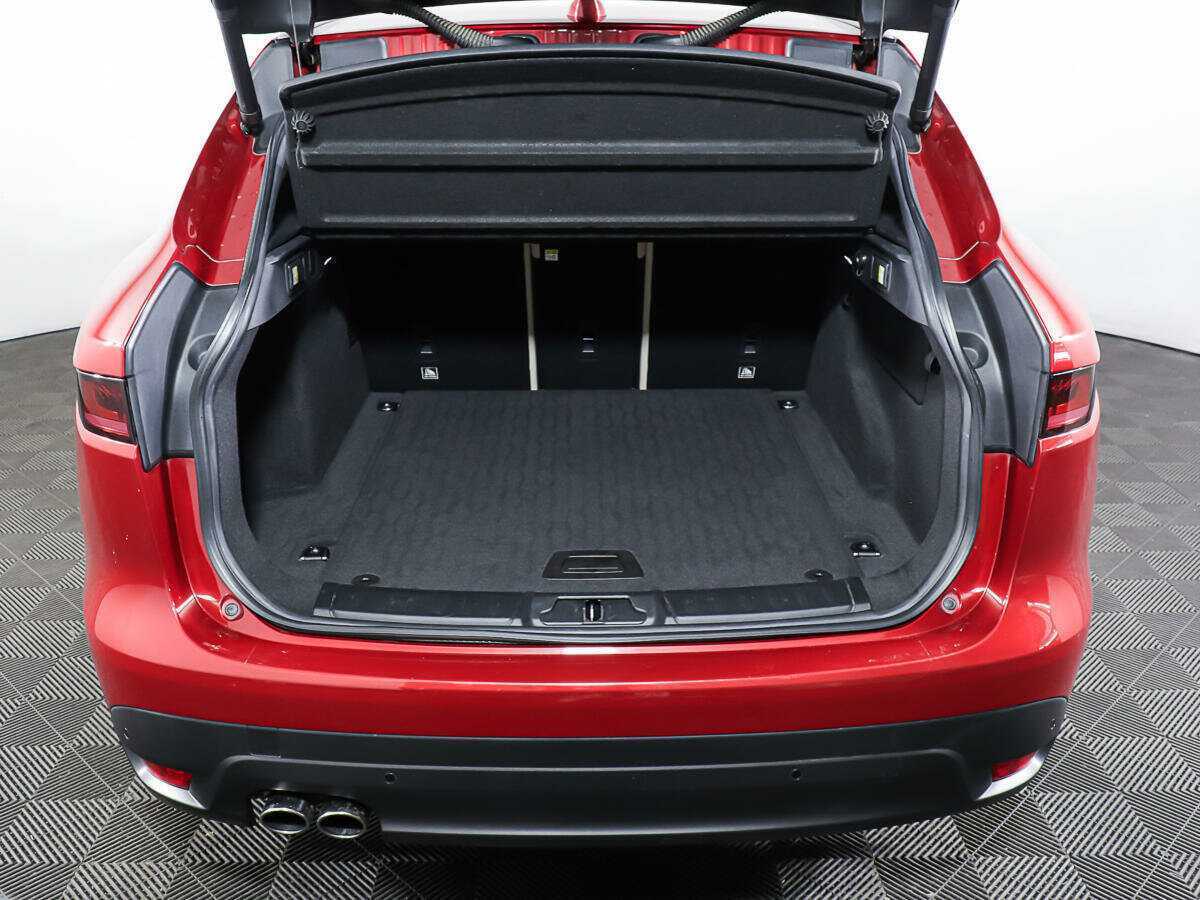 Jaguar F-Pace с пробегом — 2016 год. Фото: #9