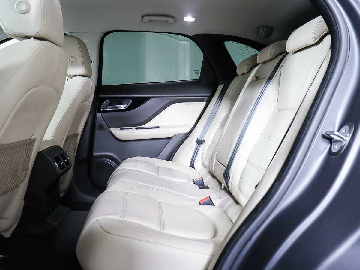 Jaguar F-Pace с пробегом — 2016 год. Фото: #11