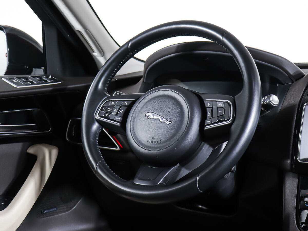 Jaguar F-Pace с пробегом — 2016 год. Фото: #16