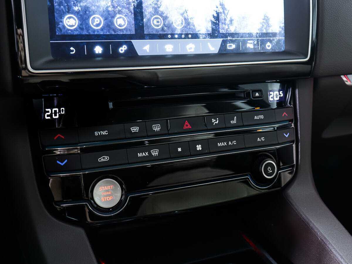 Jaguar F-Pace с пробегом — 2016 год. Фото: #21