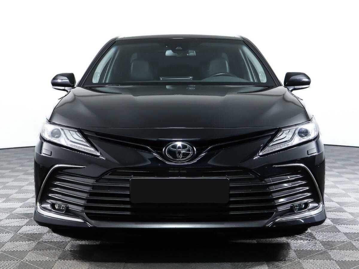 Toyota Camry с пробегом — 2021 год. Фото: #1