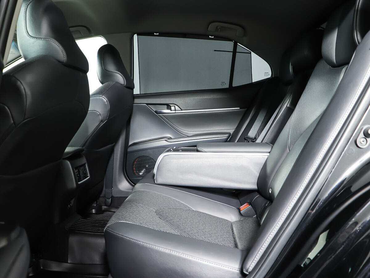 Toyota Camry с пробегом — 2021 год. Фото: #10