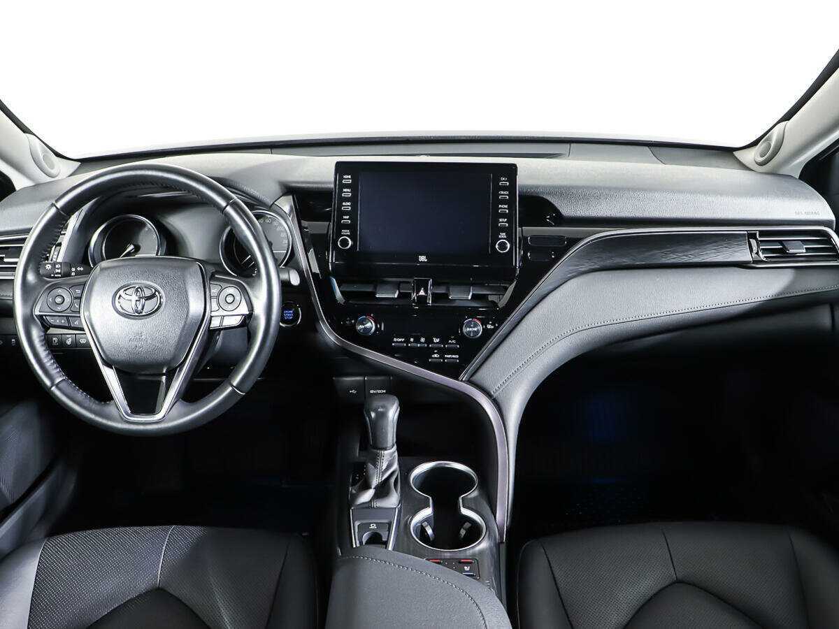 Toyota Camry с пробегом — 2021 год. Фото: #11