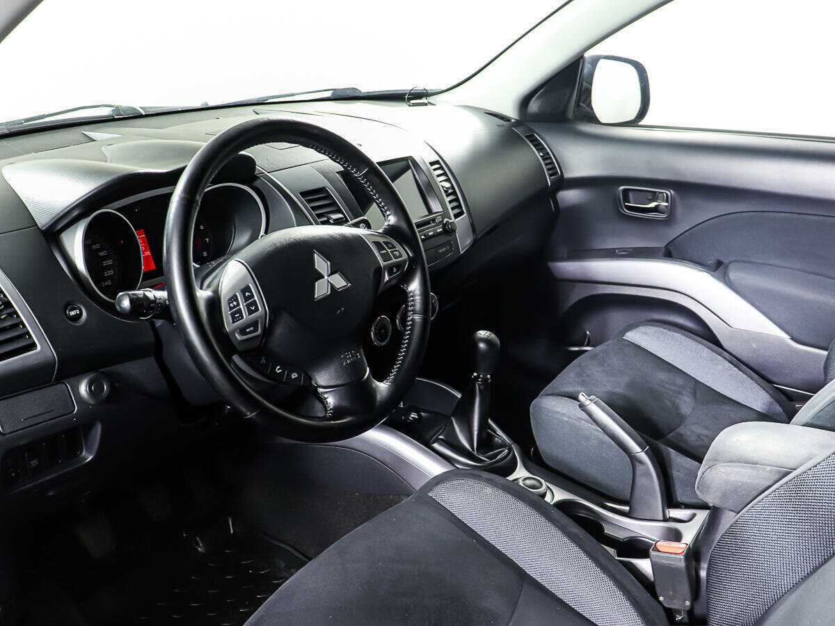 Mitsubishi Outlander с пробегом — 2008 год. Фото: #12