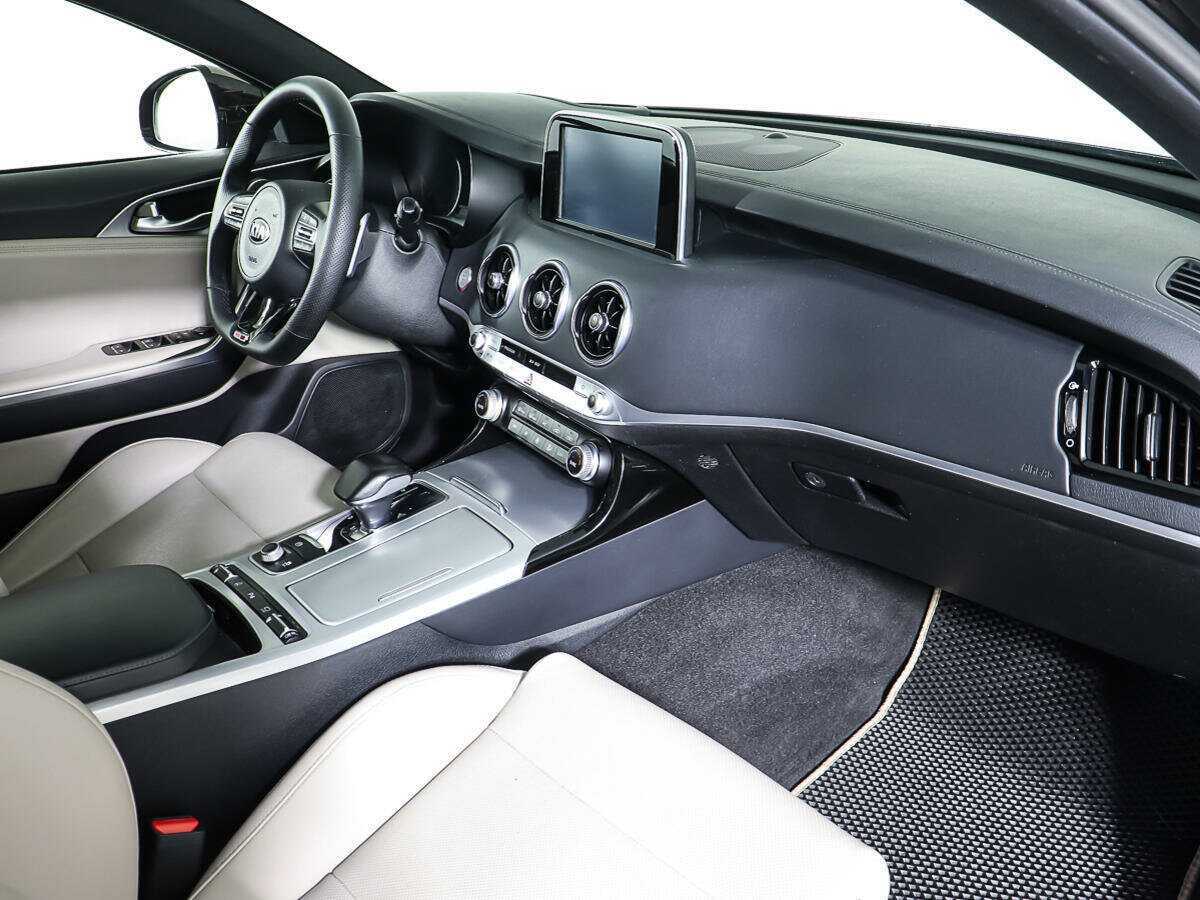 Kia Stinger с пробегом — 2018 год. Фото: #8