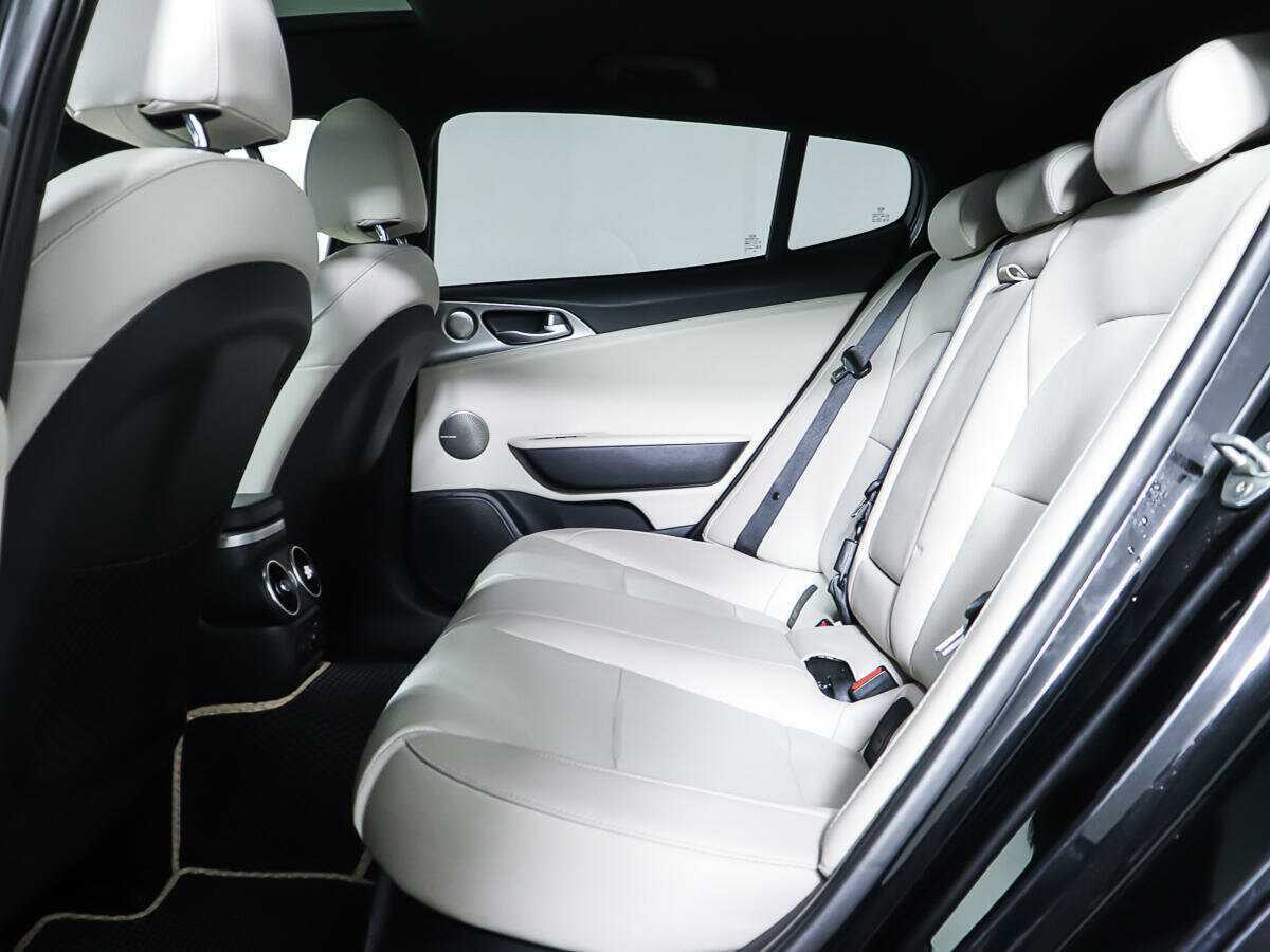 Kia Stinger с пробегом — 2018 год. Фото: #9