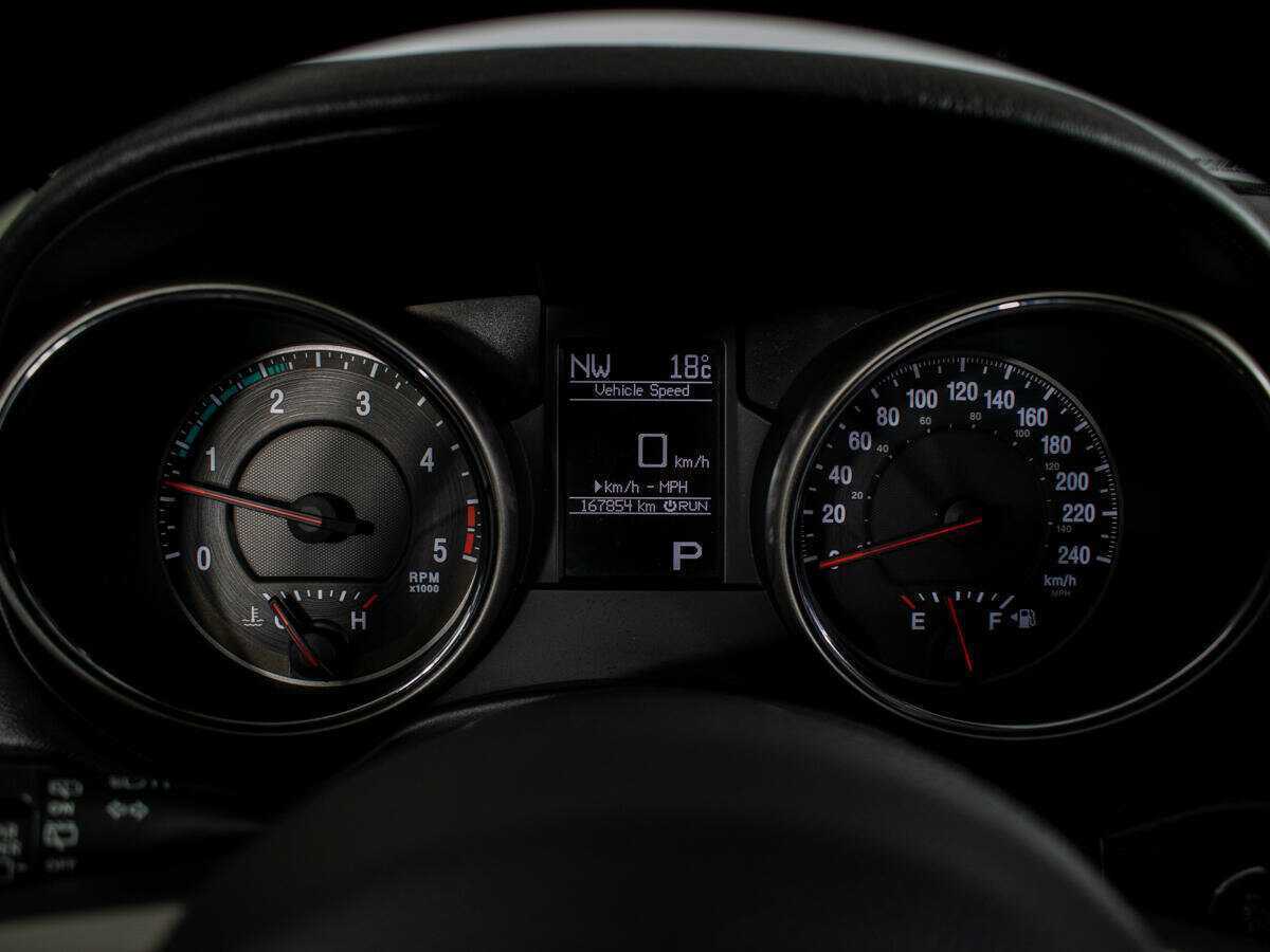 Jeep Grand Cherokee с пробегом — 2011 год. Фото: #11