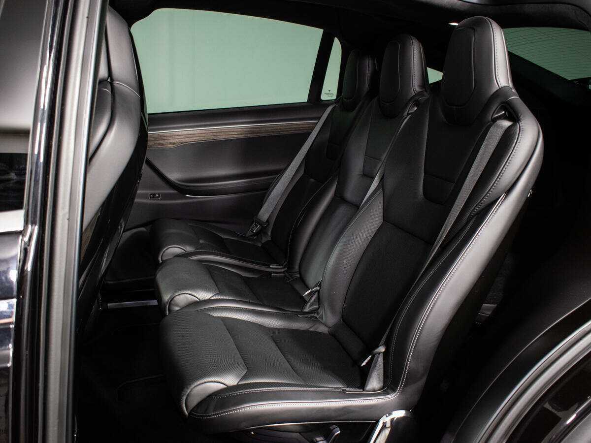 Tesla Model X с пробегом — 2016 год. Фото: #9