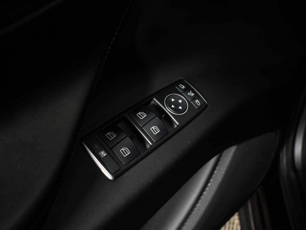 Tesla Model X с пробегом — 2016 год. Фото: #13