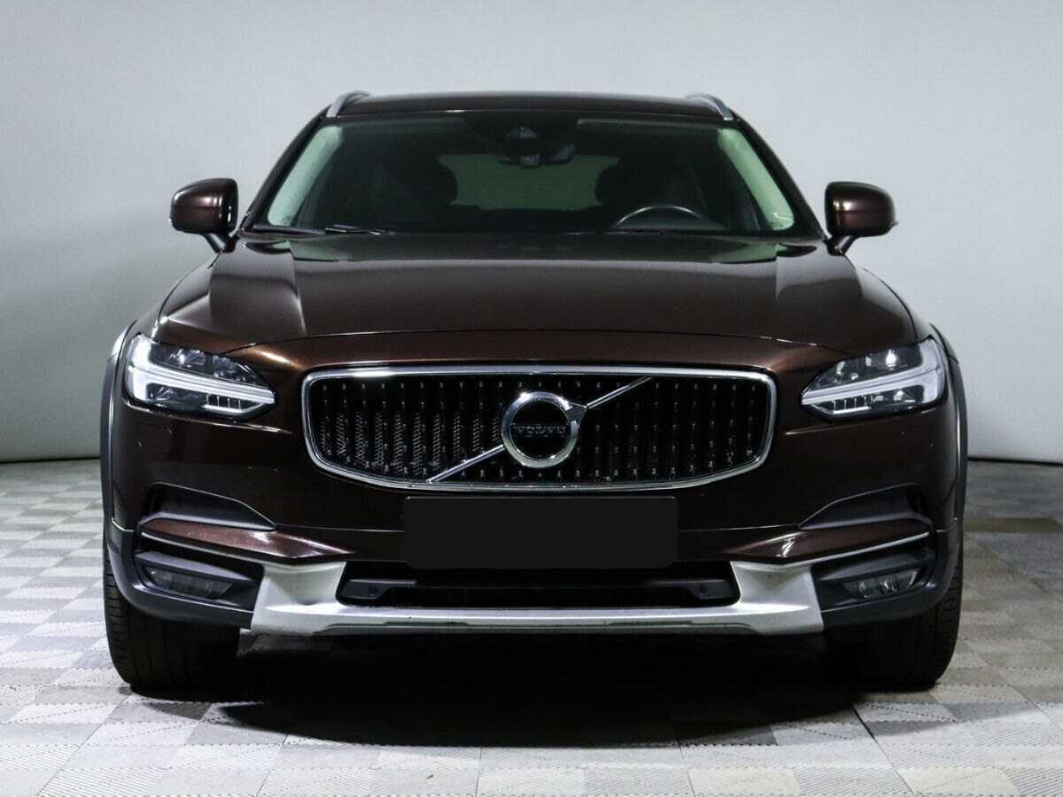 Volvo V90 Cross Country с пробегом — 2018 год. Фото: #1