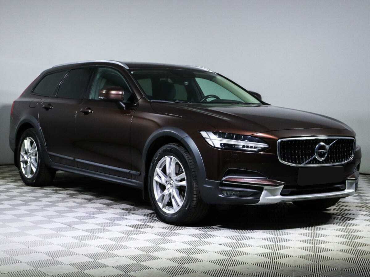 Volvo V90 Cross Country с пробегом — 2018 год. Фото: #2