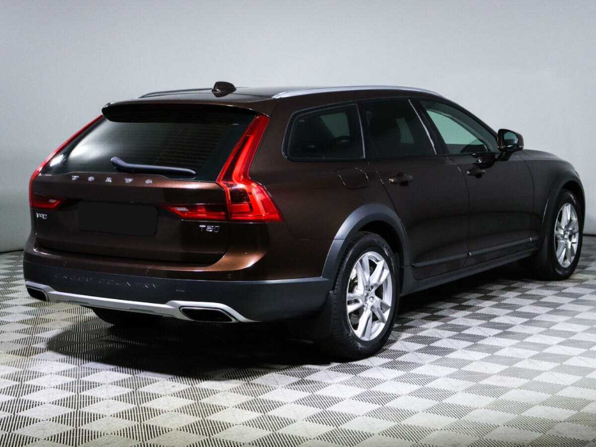 Volvo V90 Cross Country с пробегом — 2018 год. Фото: #3