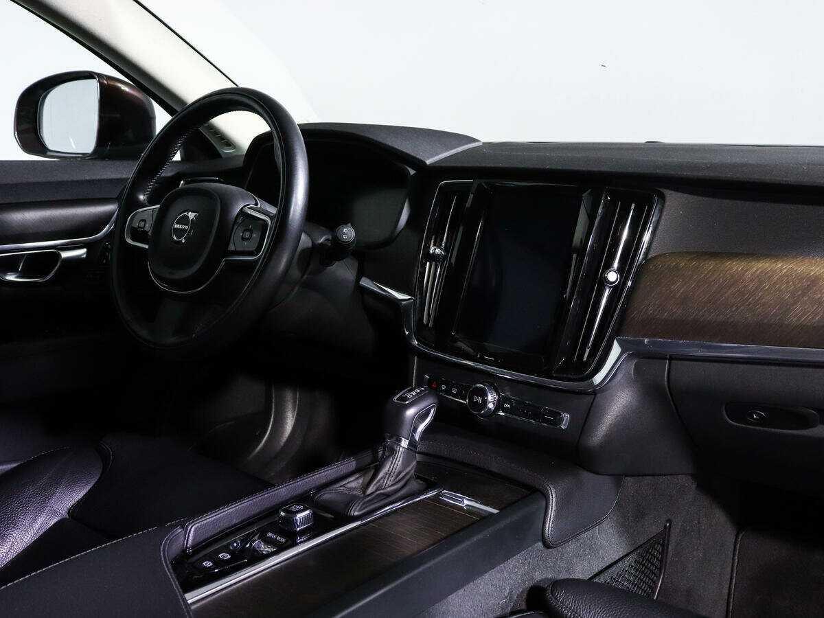 Volvo V90 Cross Country с пробегом — 2018 год. Фото: #6