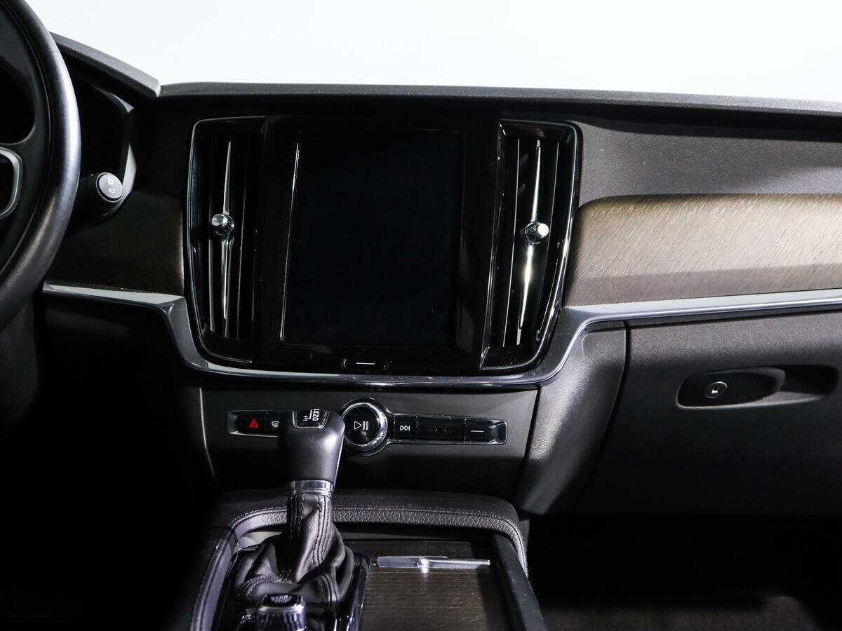 Volvo V90 Cross Country с пробегом — 2018 год. Фото: #10