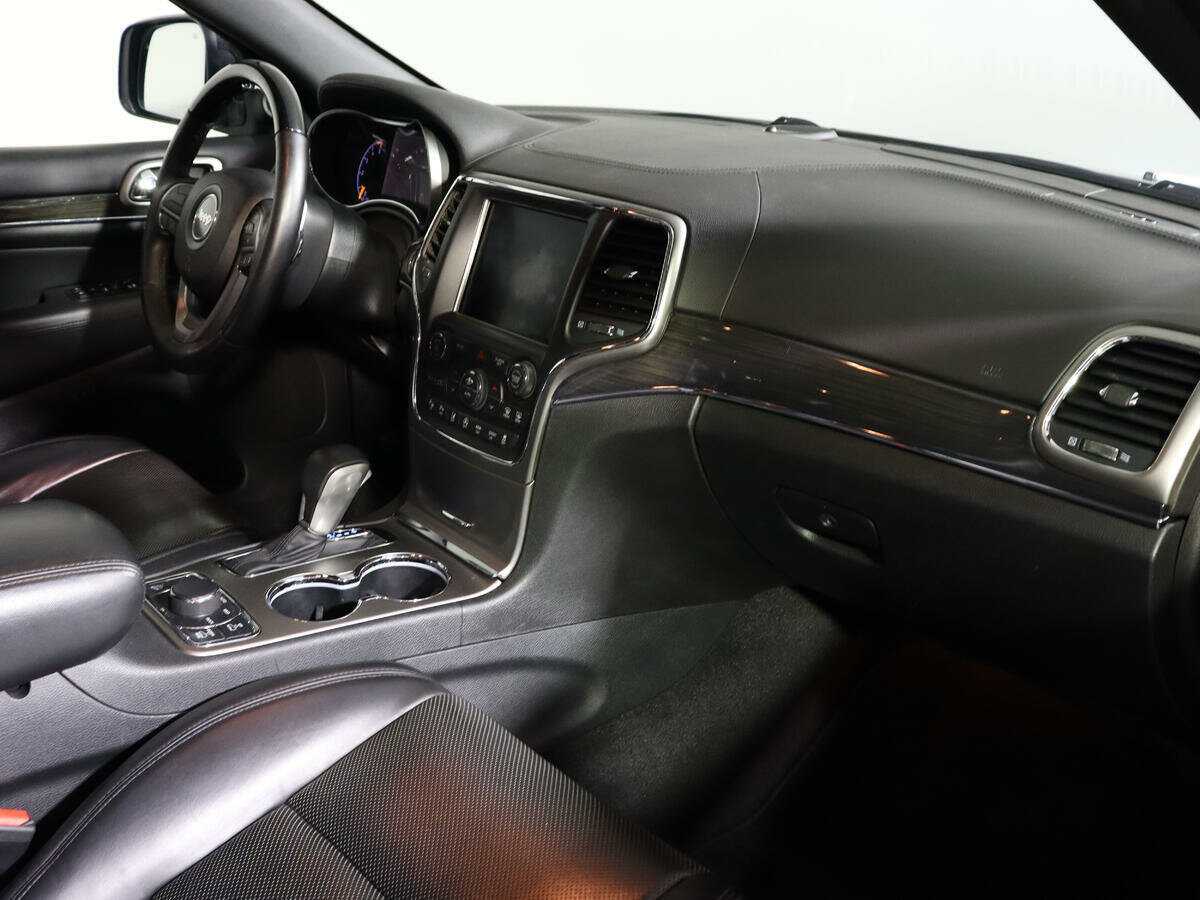 Jeep Grand Cherokee с пробегом — 2018 год. Фото: #6
