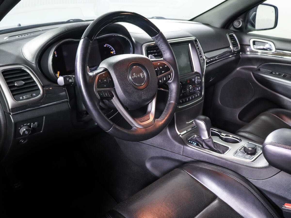 Jeep Grand Cherokee с пробегом — 2018 год. Фото: #10