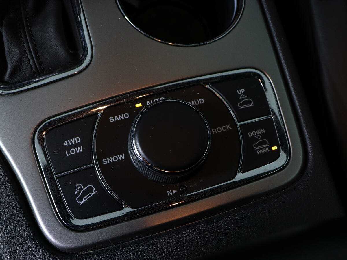 Jeep Grand Cherokee с пробегом — 2018 год. Фото: #23