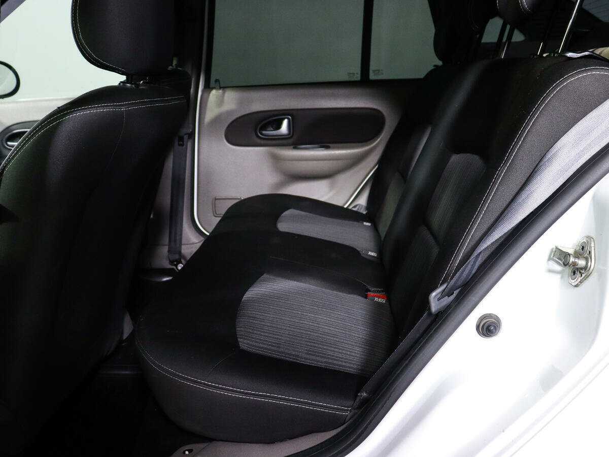 Renault Symbol с пробегом — 2011 год. Фото: #7