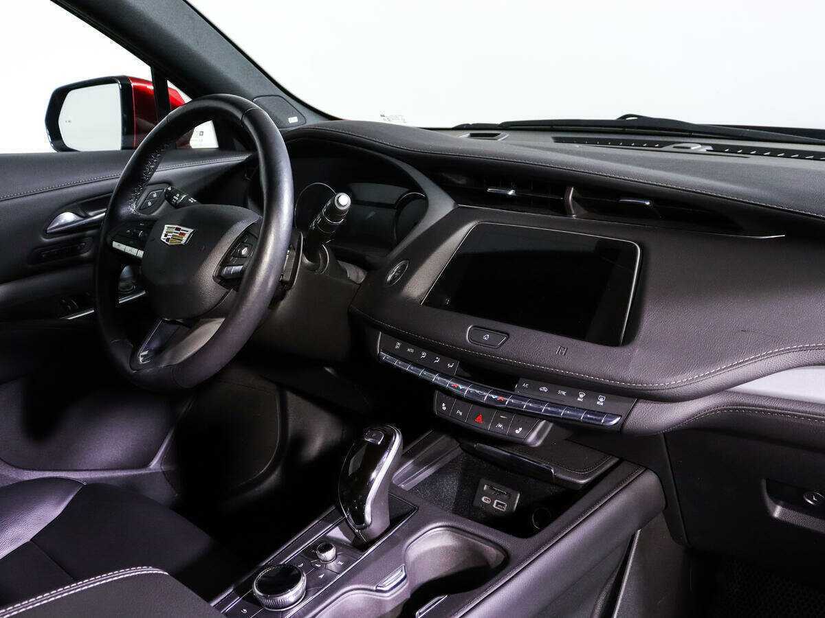 Cadillac XT4 с пробегом — 2021 год. Фото: #8