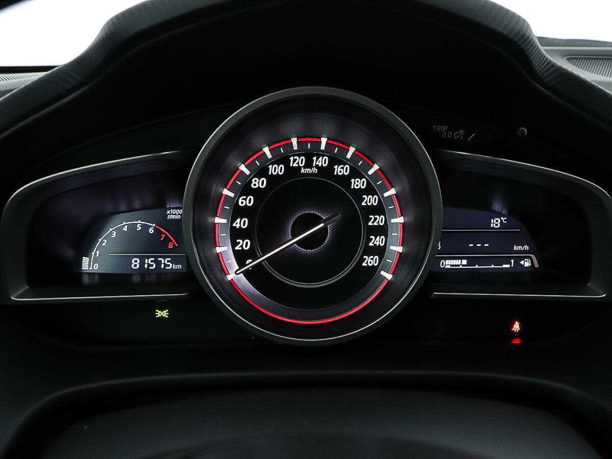 Mazda 3 с пробегом — 2014 год. Фото: #10