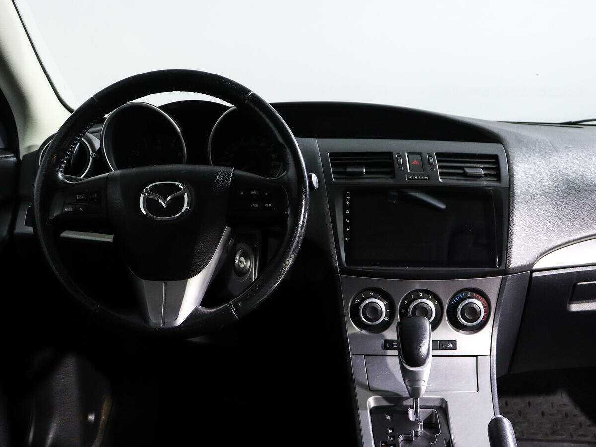 Mazda 3 с пробегом — 2011 год. Фото: #11