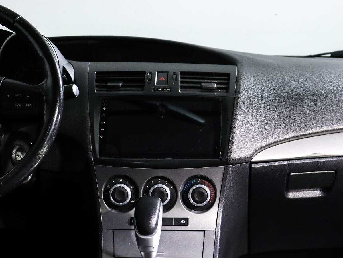 Mazda 3 с пробегом — 2011 год. Фото: #12