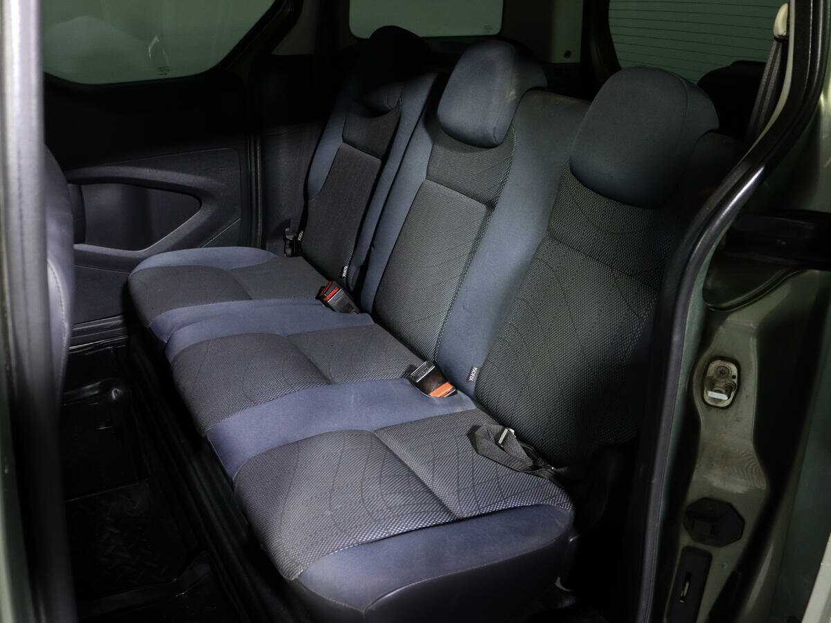 Peugeot Partner с пробегом — 2010 год. Фото: #7