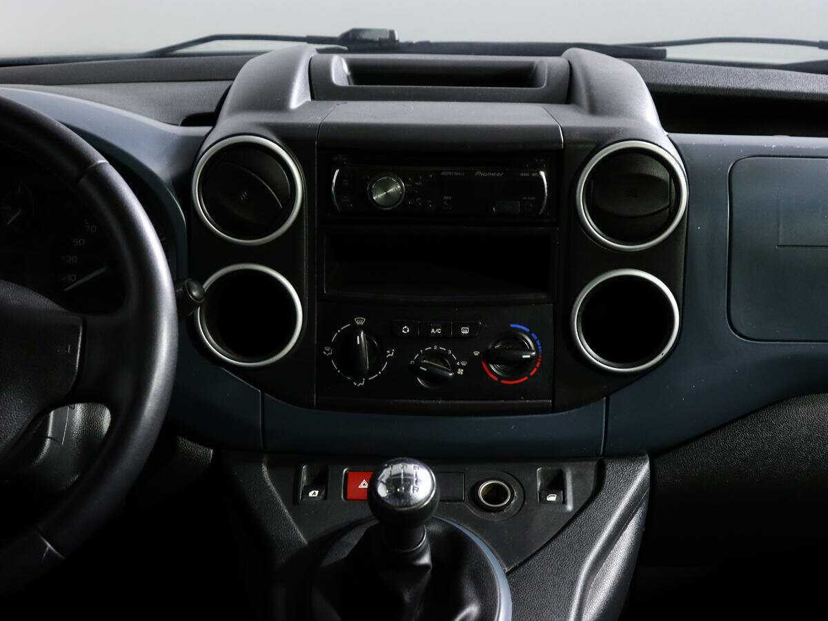 Peugeot Partner с пробегом — 2010 год. Фото: #10