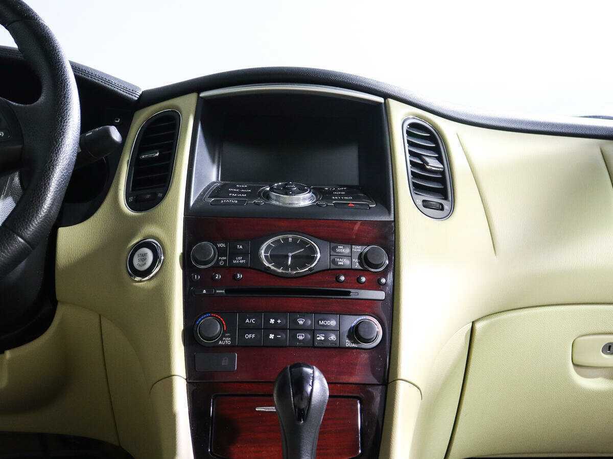 Infiniti QX50 с пробегом — 2016 год. Фото: #12