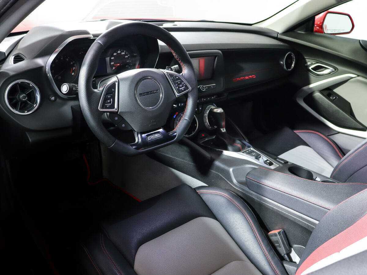 Chevrolet Camaro с пробегом — 2016 год. Фото: #13