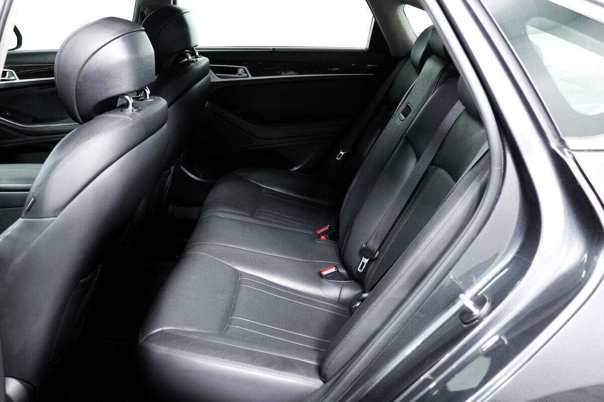 Genesis G80 с пробегом — 2017 год. Фото: #11