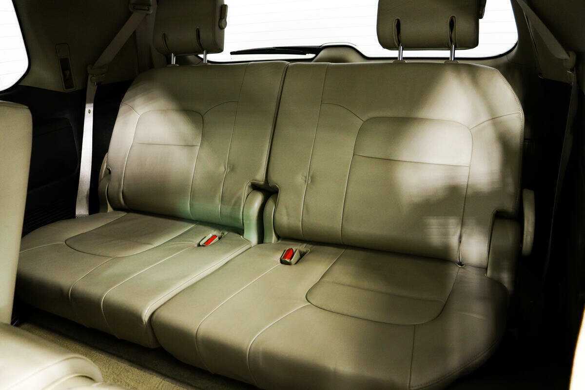 Toyota Land Cruiser с пробегом — 2011 год. Фото: #12