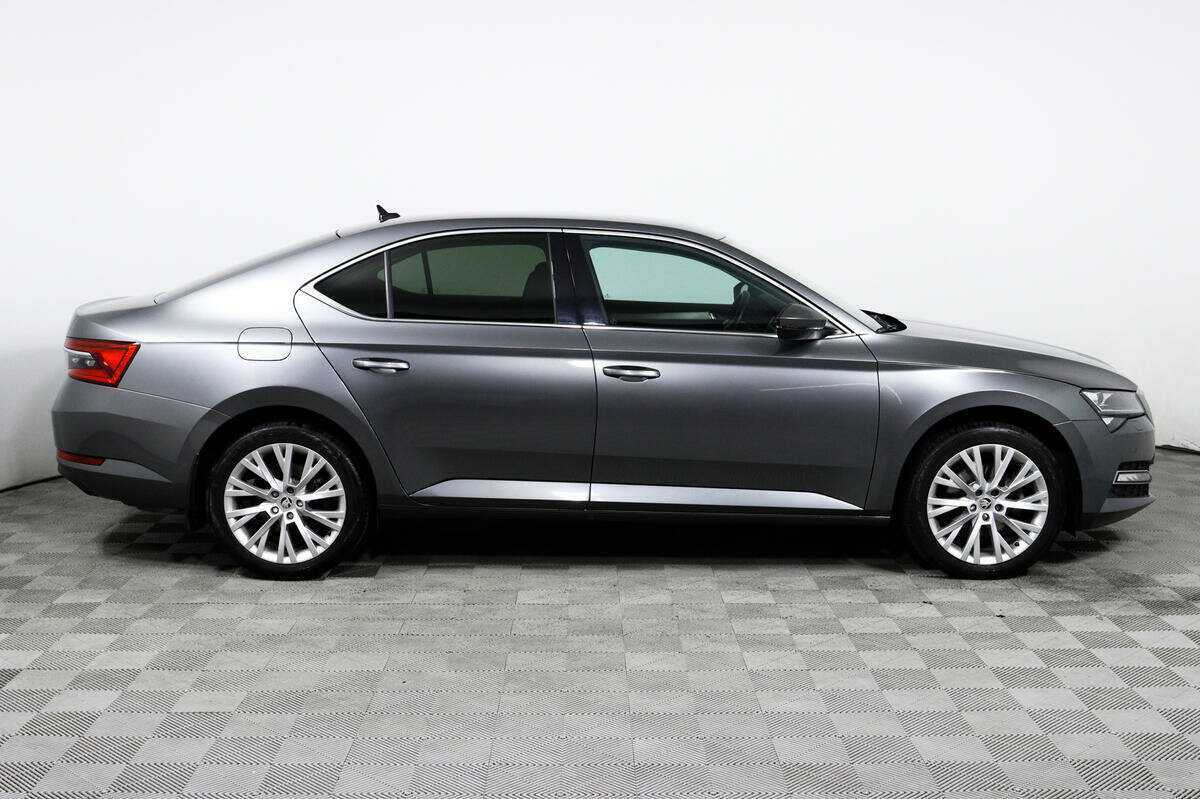 Skoda Superb с пробегом — 2021 год. Фото: #3