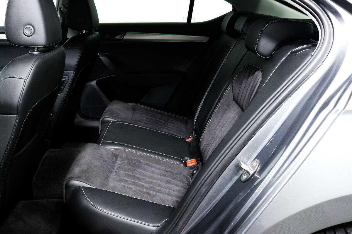 Skoda Superb с пробегом — 2021 год. Фото: #10