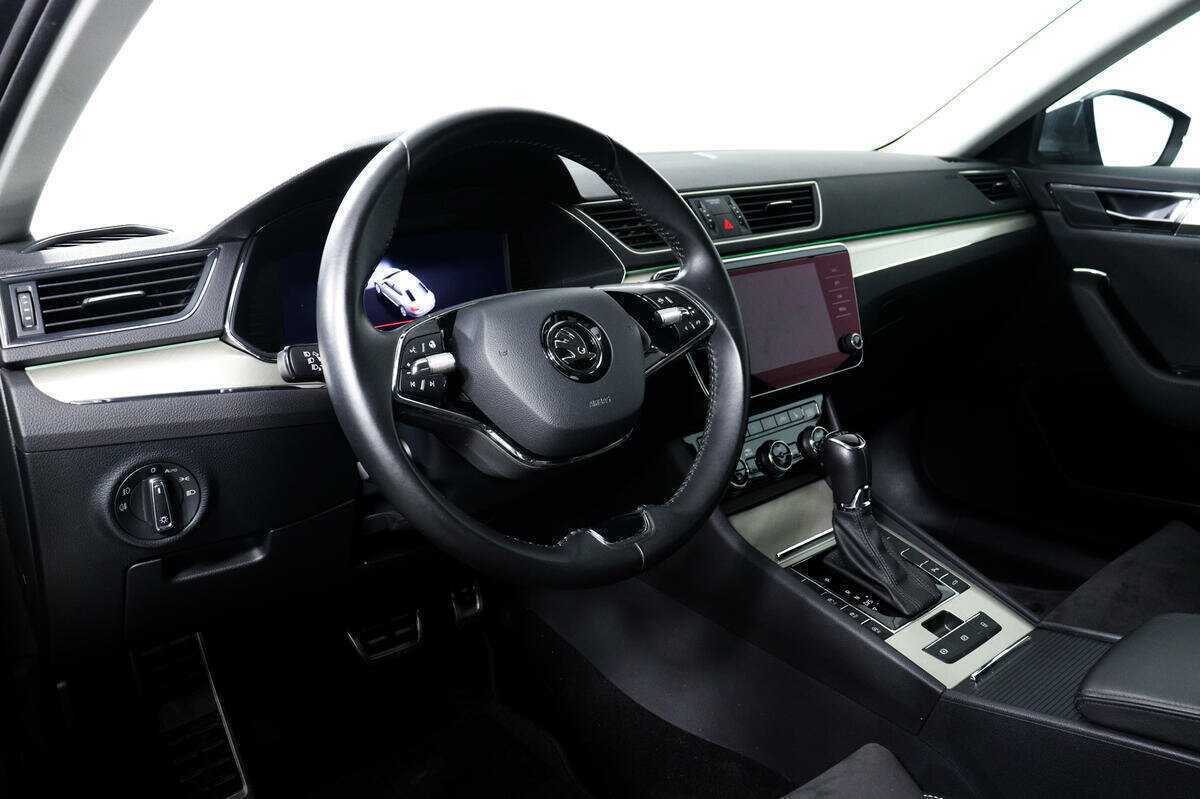 Skoda Superb с пробегом — 2021 год. Фото: #11