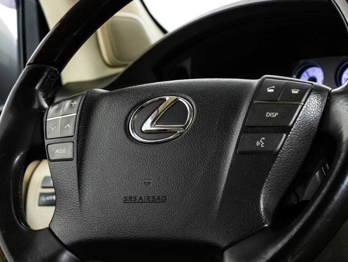 Lexus LX с пробегом — 2008 год. Фото: #11