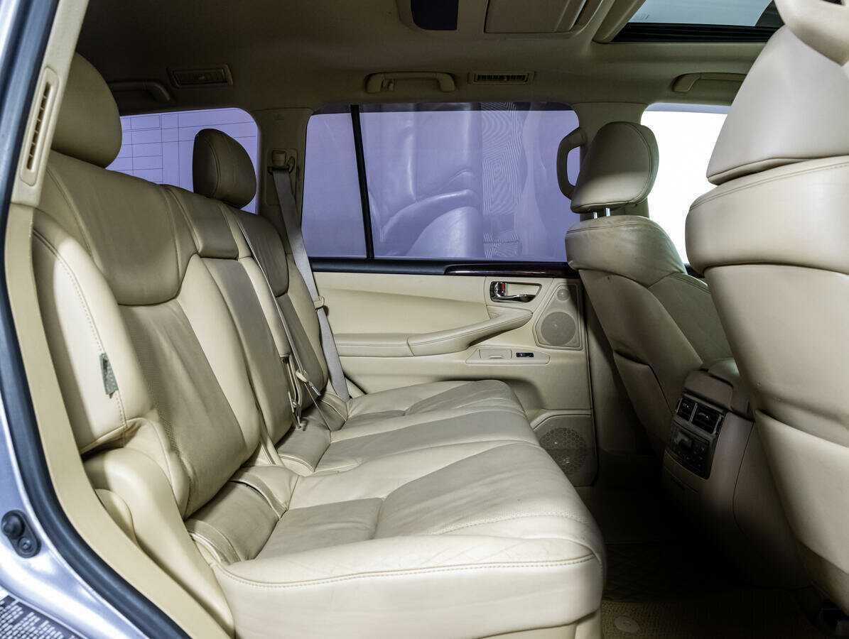 Lexus LX с пробегом — 2008 год. Фото: #17