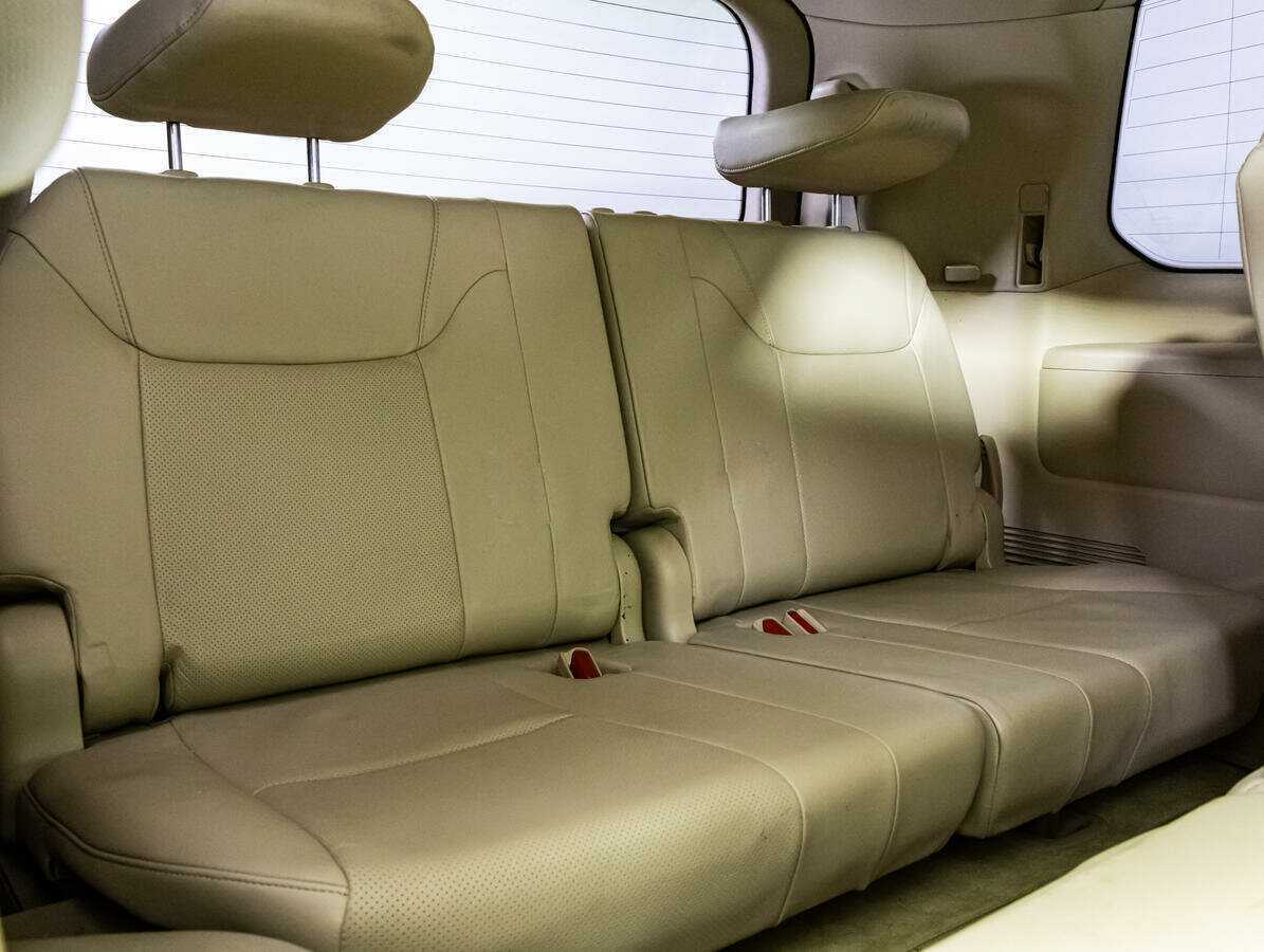 Lexus LX с пробегом — 2008 год. Фото: #18