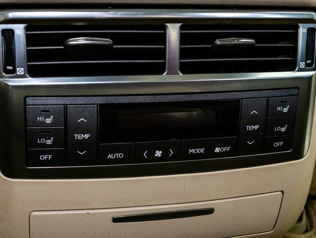 Lexus LX с пробегом — 2008 год. Фото: #19