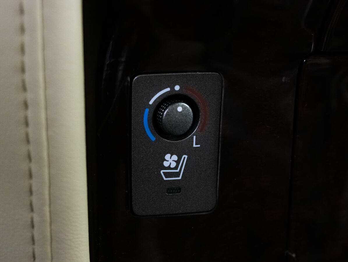 Lexus LX с пробегом — 2008 год. Фото: #23