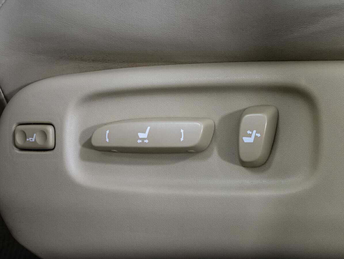 Lexus LX с пробегом — 2008 год. Фото: #24