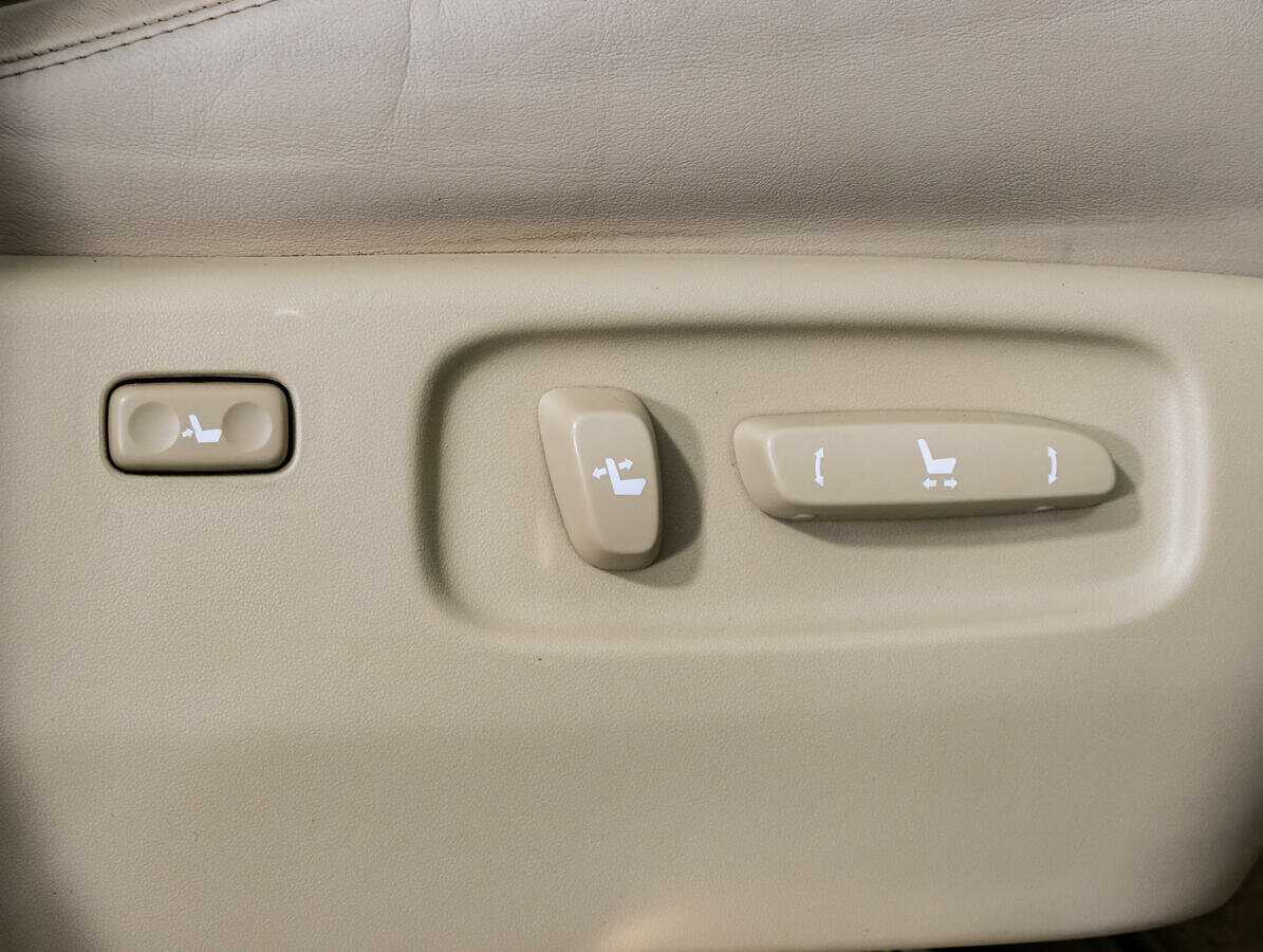 Lexus LX с пробегом — 2008 год. Фото: #25