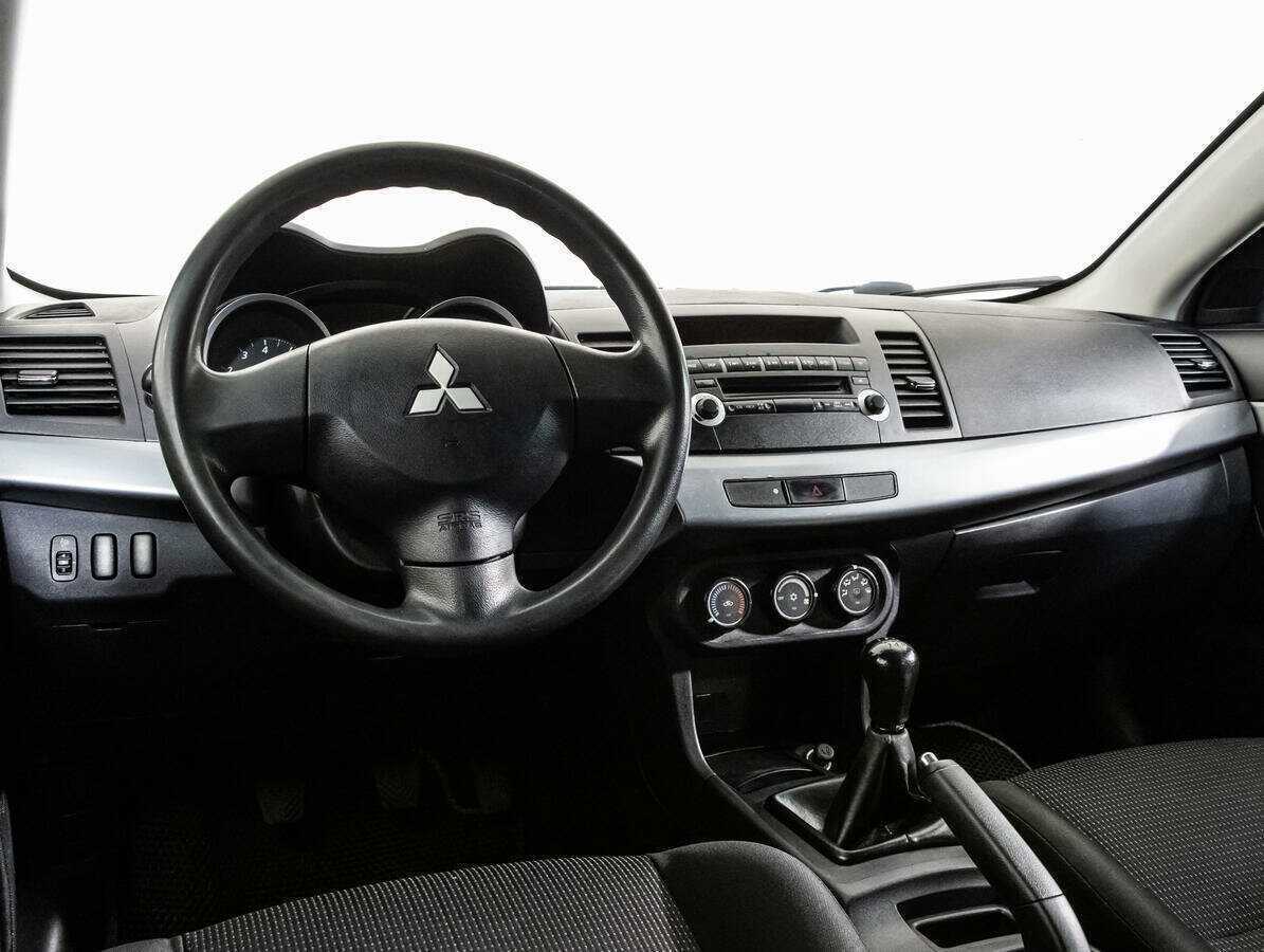 Mitsubishi Lancer с пробегом — 2010 год. Фото: #10