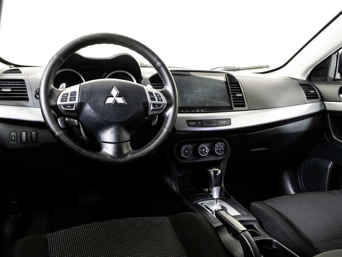 Mitsubishi Lancer с пробегом — 2011 год. Фото: #10