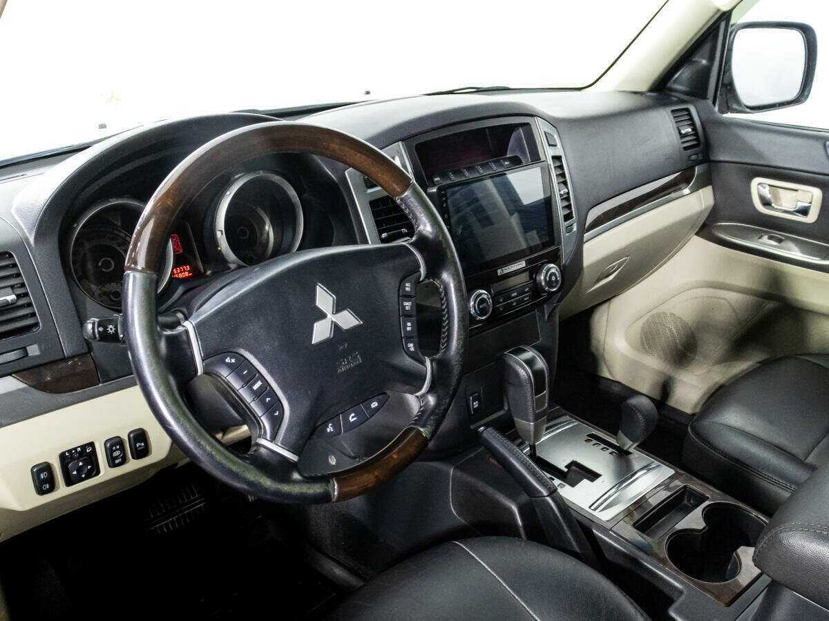 Mitsubishi Pajero с пробегом — 2019 год. Фото: #10