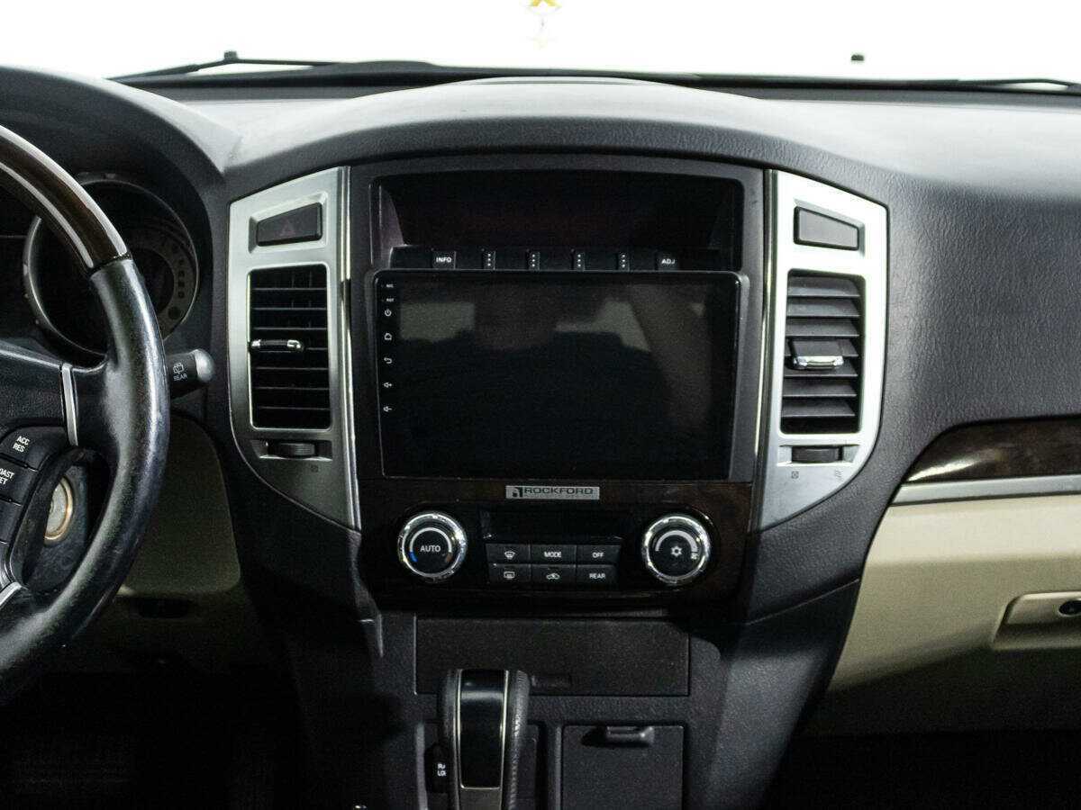 Mitsubishi Pajero с пробегом — 2019 год. Фото: #13