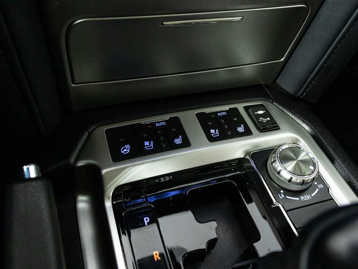 Toyota Land Cruiser с пробегом — 2016 год. Фото: #21