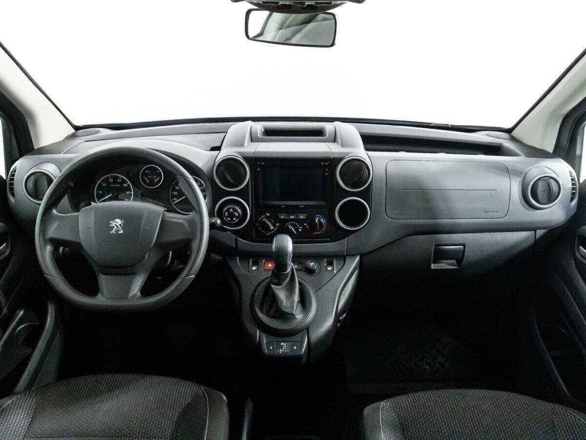 Peugeot Partner с пробегом — 2021 год. Фото: #12