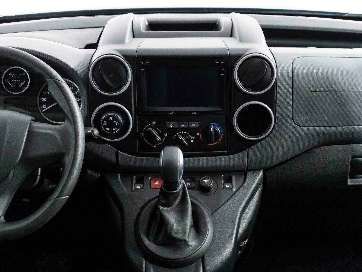 Peugeot Partner с пробегом — 2021 год. Фото: #13