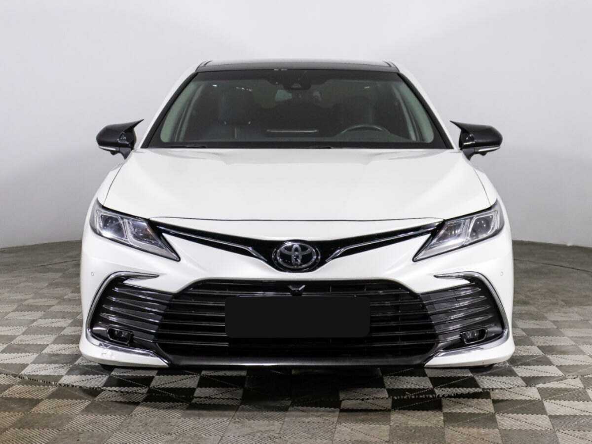 Toyota Camry с пробегом — 2022 год. Фото: #1